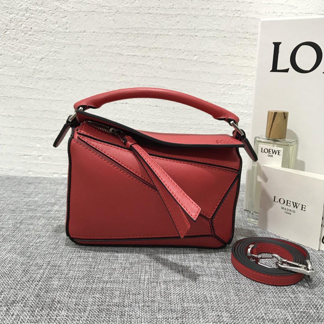 LOEWE 로에베 미니 퍼즐백