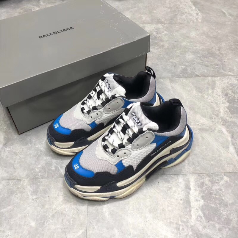 BALENCIAGA 발렌시아가 트리플 S 트레이너 스니커즈 533882W09O11000