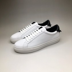 GIVENCHY 지방시 LOW SNEAKERS IN LEATHER BM08219876-131