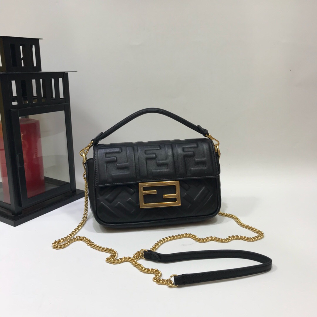 FENDI 펜디 미니 바게트 백