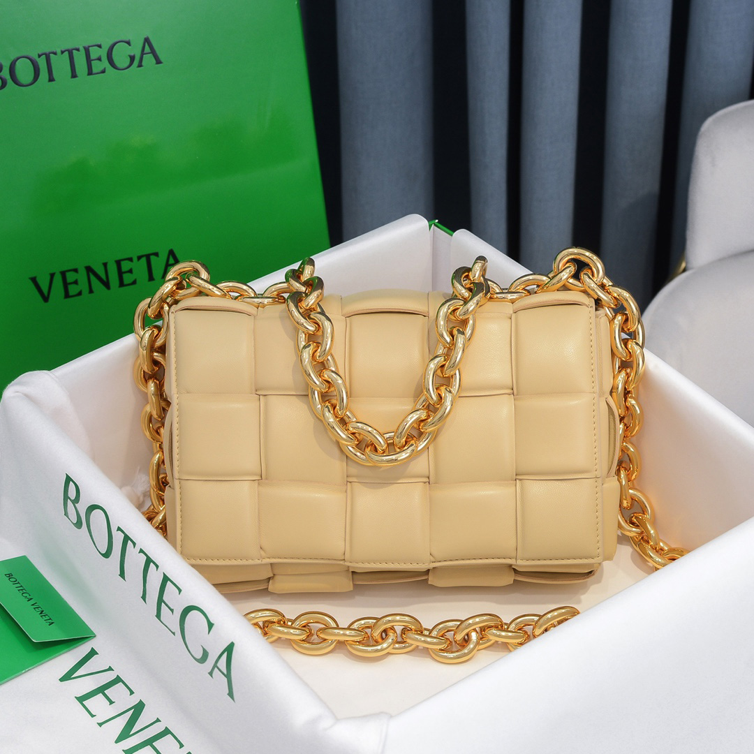 BOTTEGA VENETA 보테가베네타 체인 카세트백