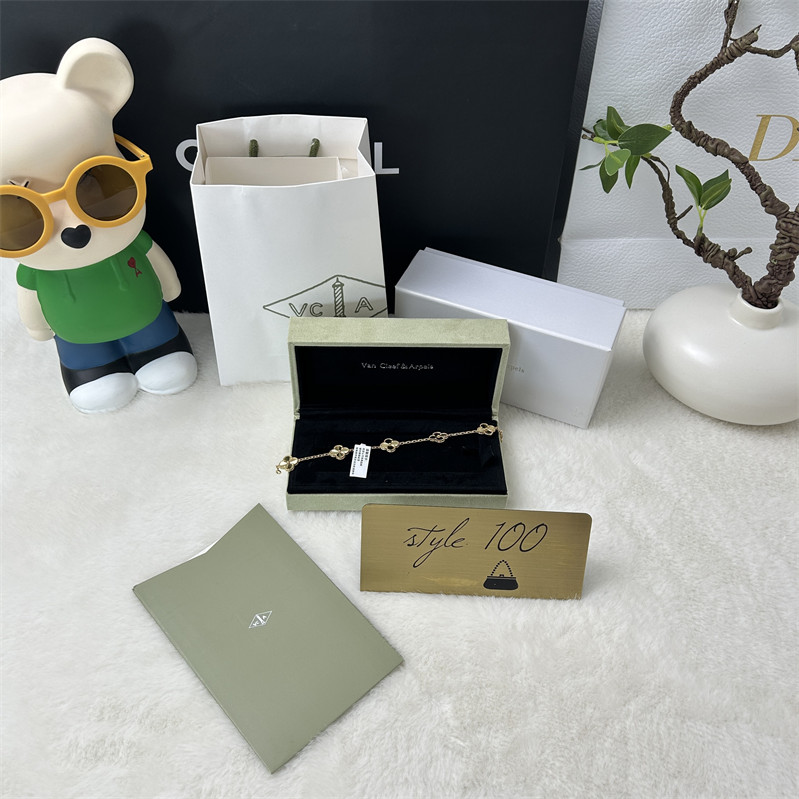 반클리프 팔찌 9049
